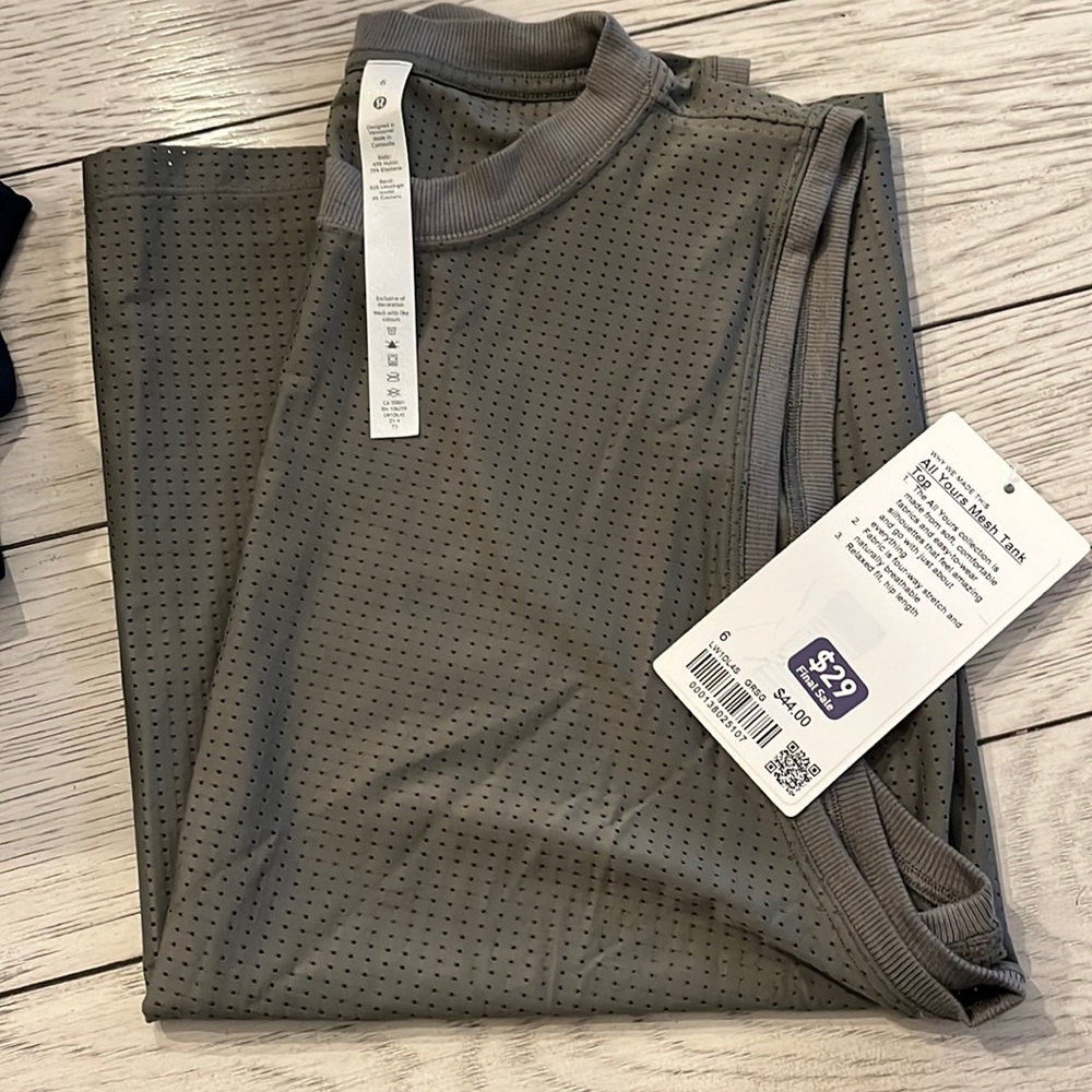 Lululemon tank